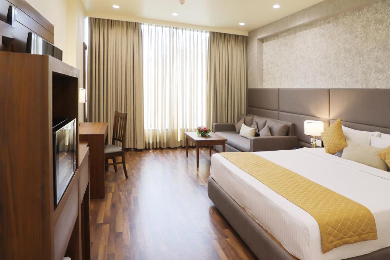 Boulevard 9 Luxury Resort & Spa Some Parts Of Property Under Renovation Nadiad Ngoại thất bức ảnh